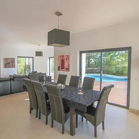 Lgs66v4, Moradia Alta Qualidade Com Ac E Wifi, Zona Tranquila * Lagos